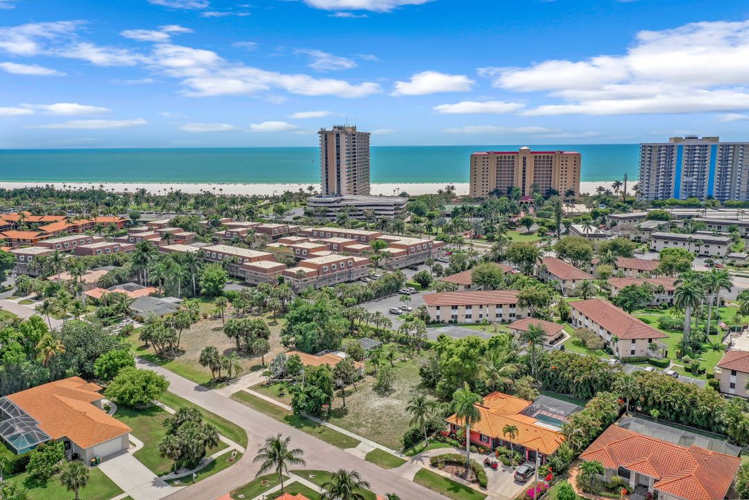 138 Greenbrier St, Marco Island, FL 34145