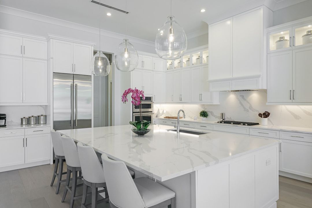 603 West St, Naples, FL 34108