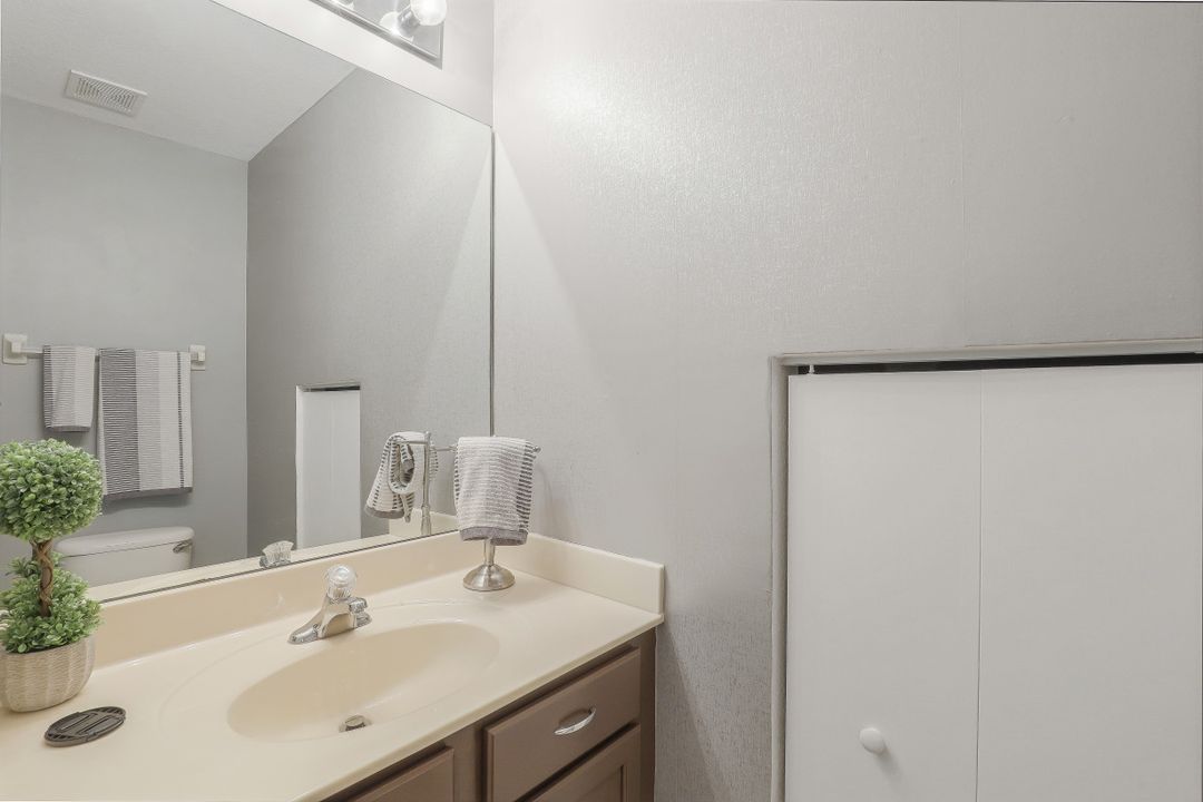 8313 Sumner Ave, Fort Myers, FL 33908