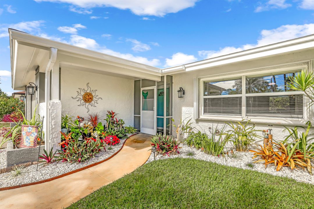 4459 Parrot Ave, Naples, FL 34104