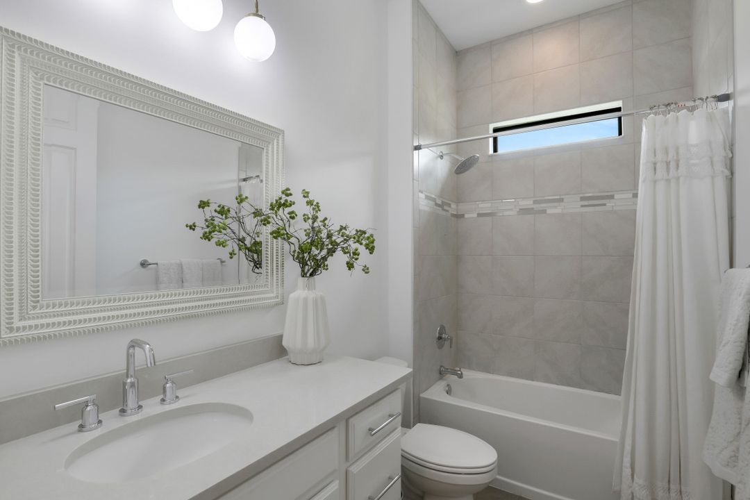 1431 Mockingbird Dr, Naples, FL 34120