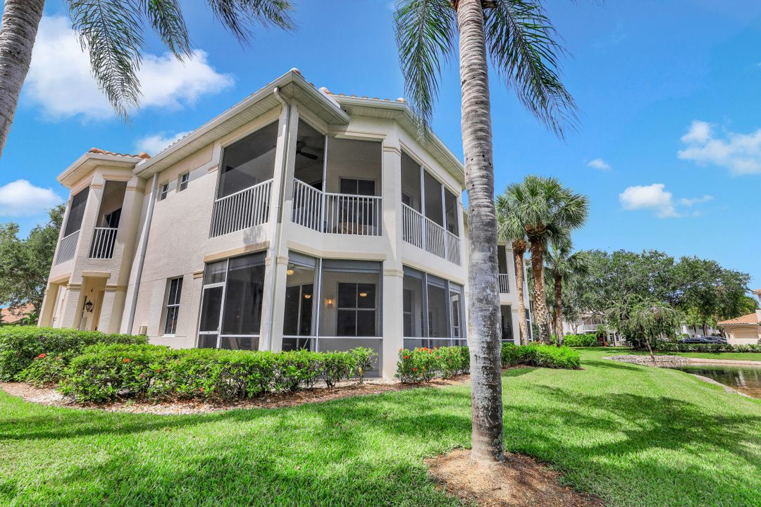 9111 Las Maderas Dr, Bonita Springs, FL 34135