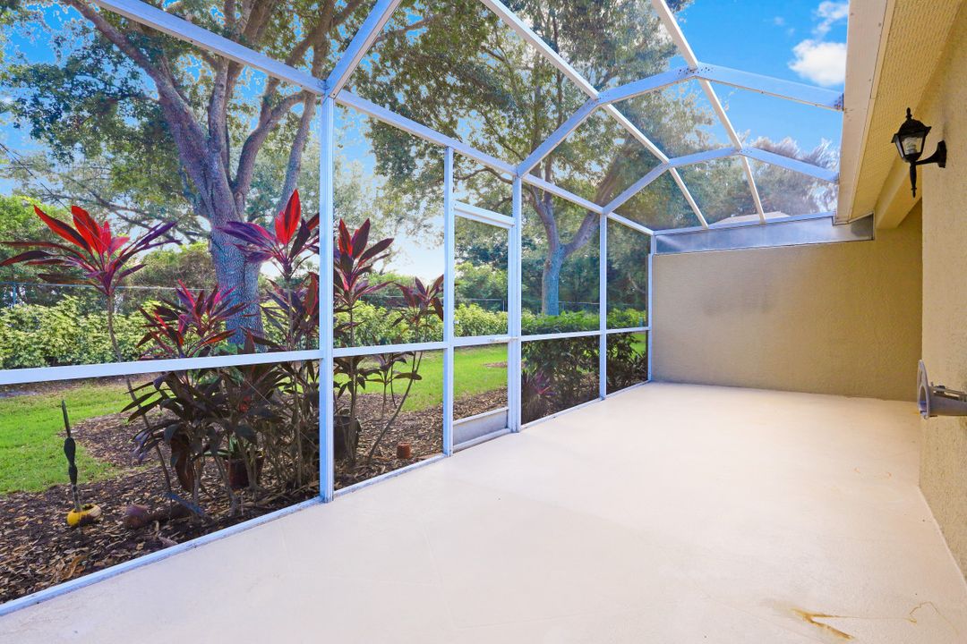 8435 Ibis Cove Cir, Naples, FL 34119