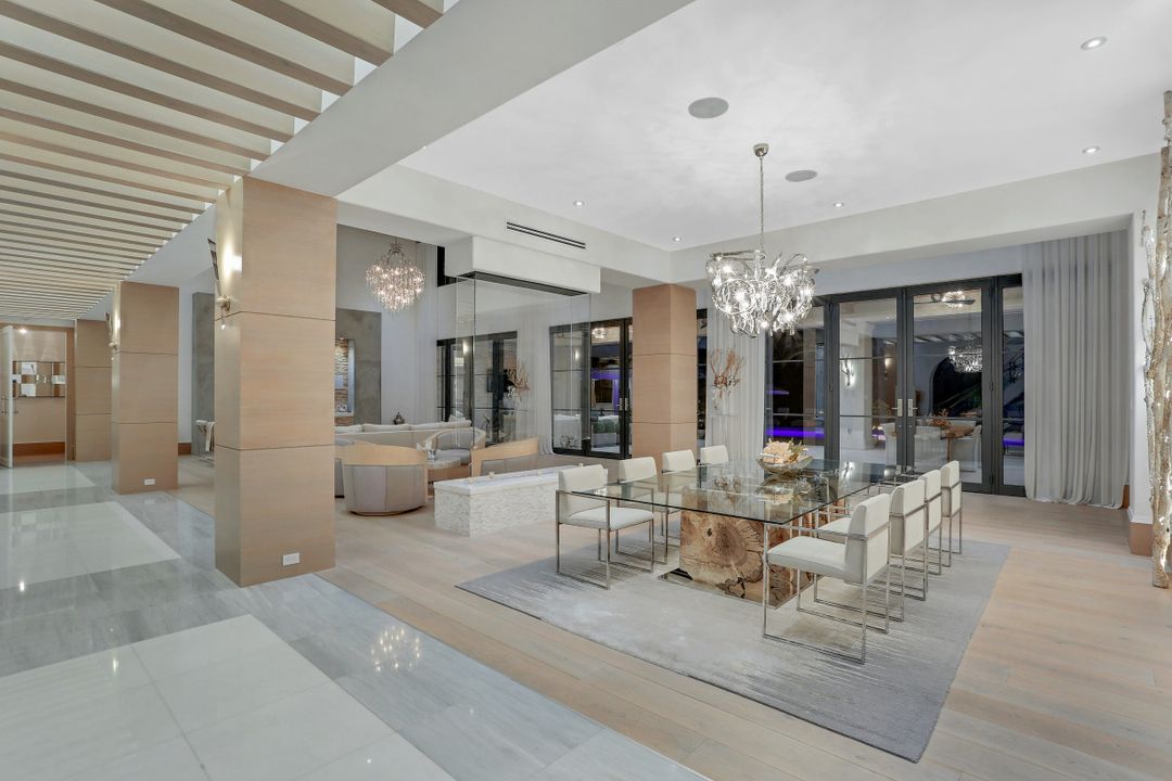 705 Myrtle Rd, Naples, FL 34108