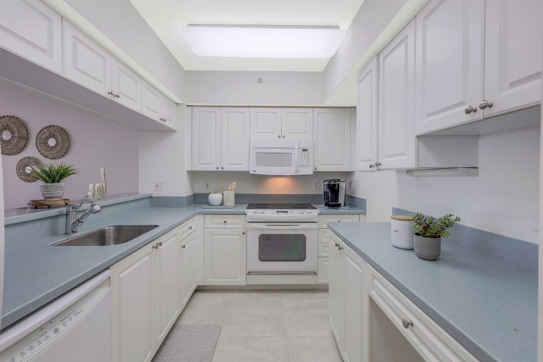 990 Cape Marco Dr #405, Marco Island, FL 34145