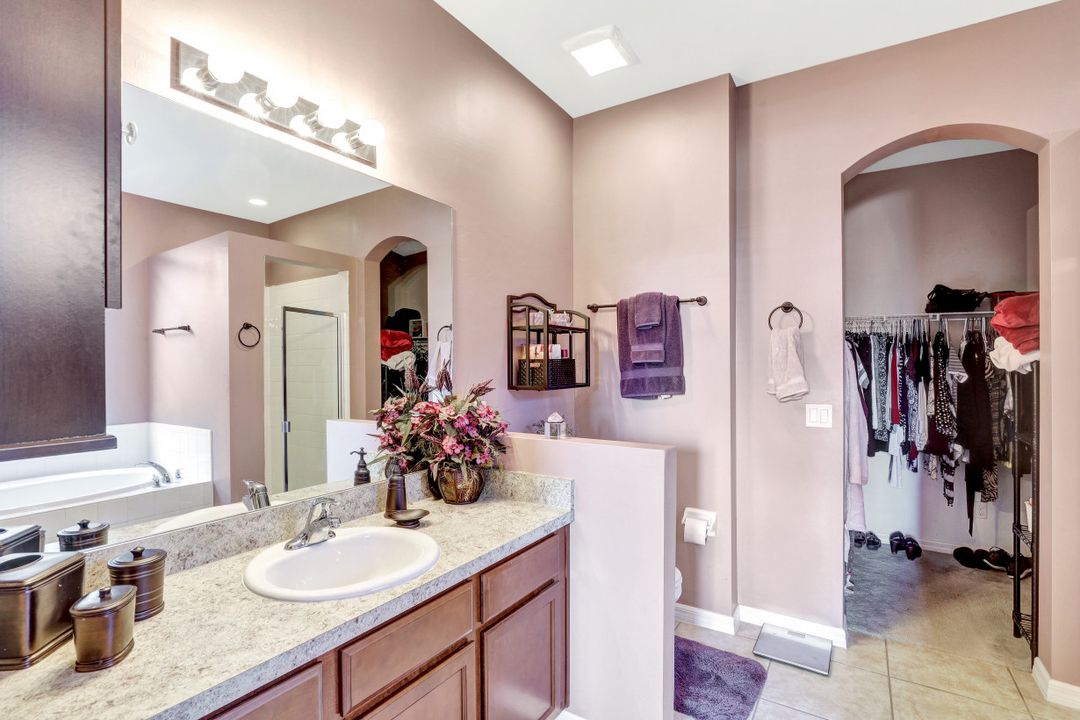 3216 SW 11th Ave, Cape Coral, FL 33914