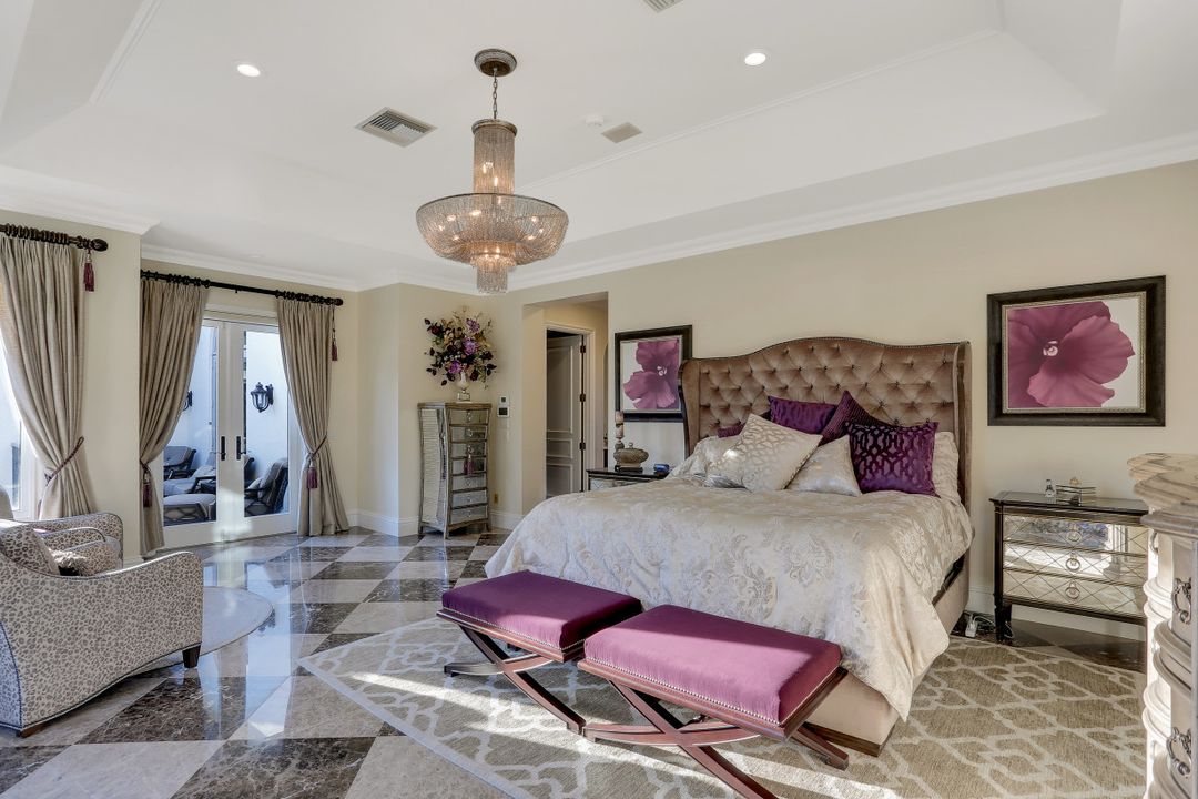 172 Seabreeze Ave, Naples, FL 34108