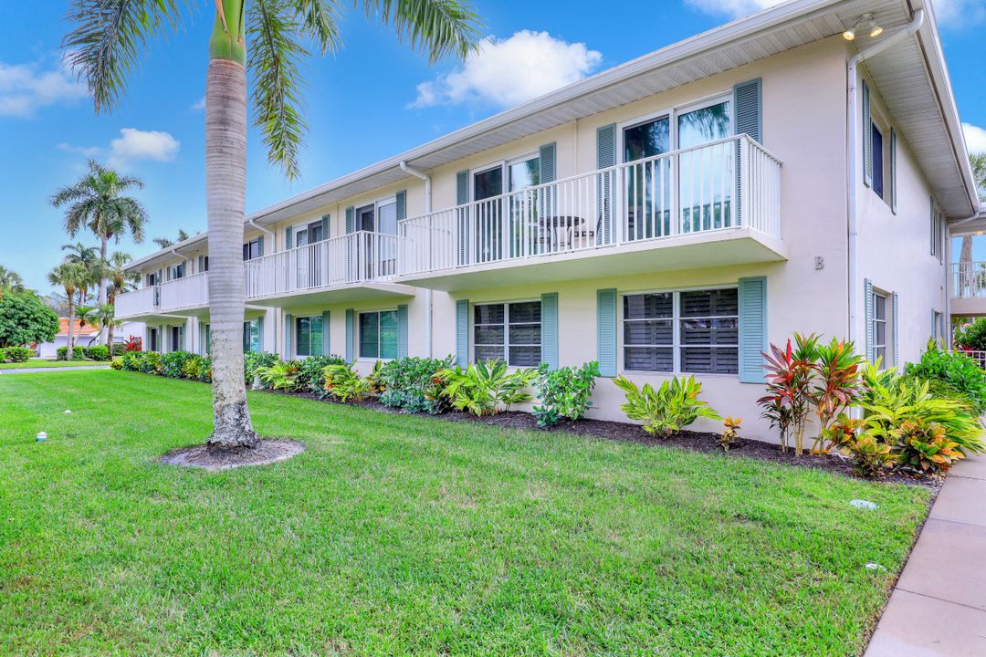 344 Harbour Dr, Naples, FL 34103