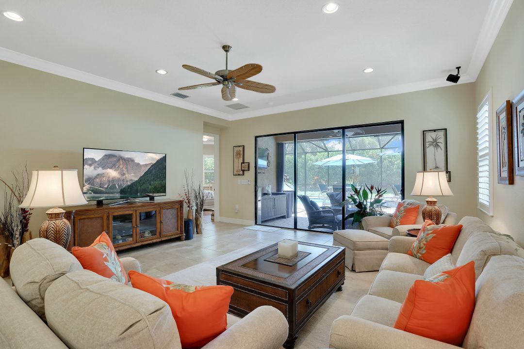 3578 Beaufort Ct, Naples, FL 34119