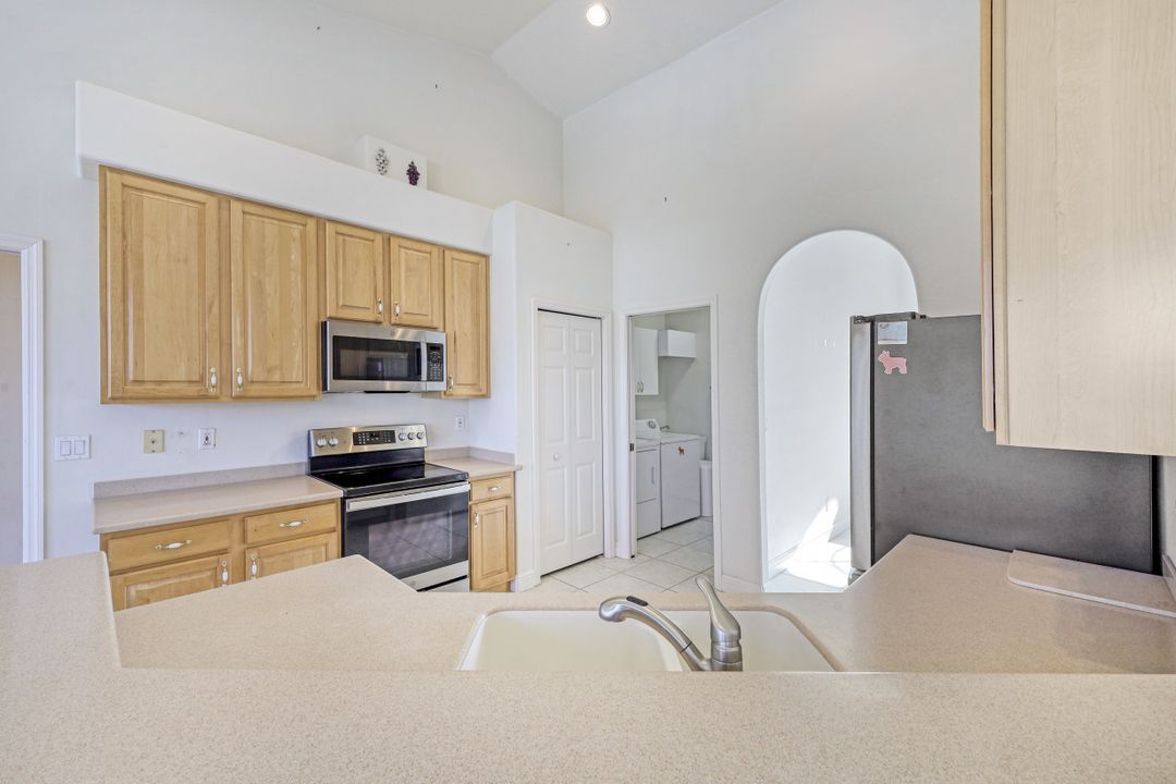 718 Nautilus Ct, Marco Island, FL 34145