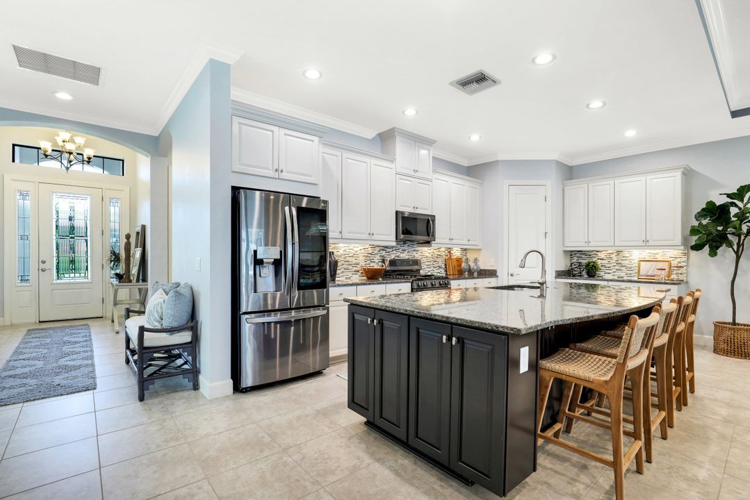 9155 Trivoli Ter, Naples, FL 34119