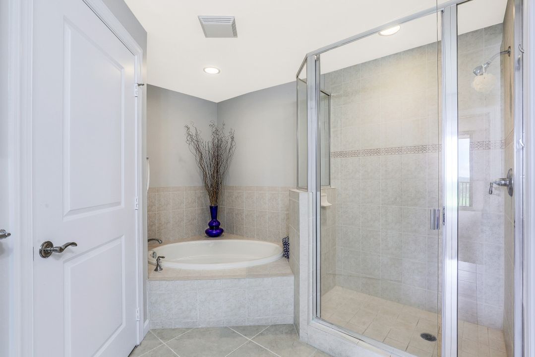 5793 Cape Harbour Dr #716, Cape Coral, FL 33914