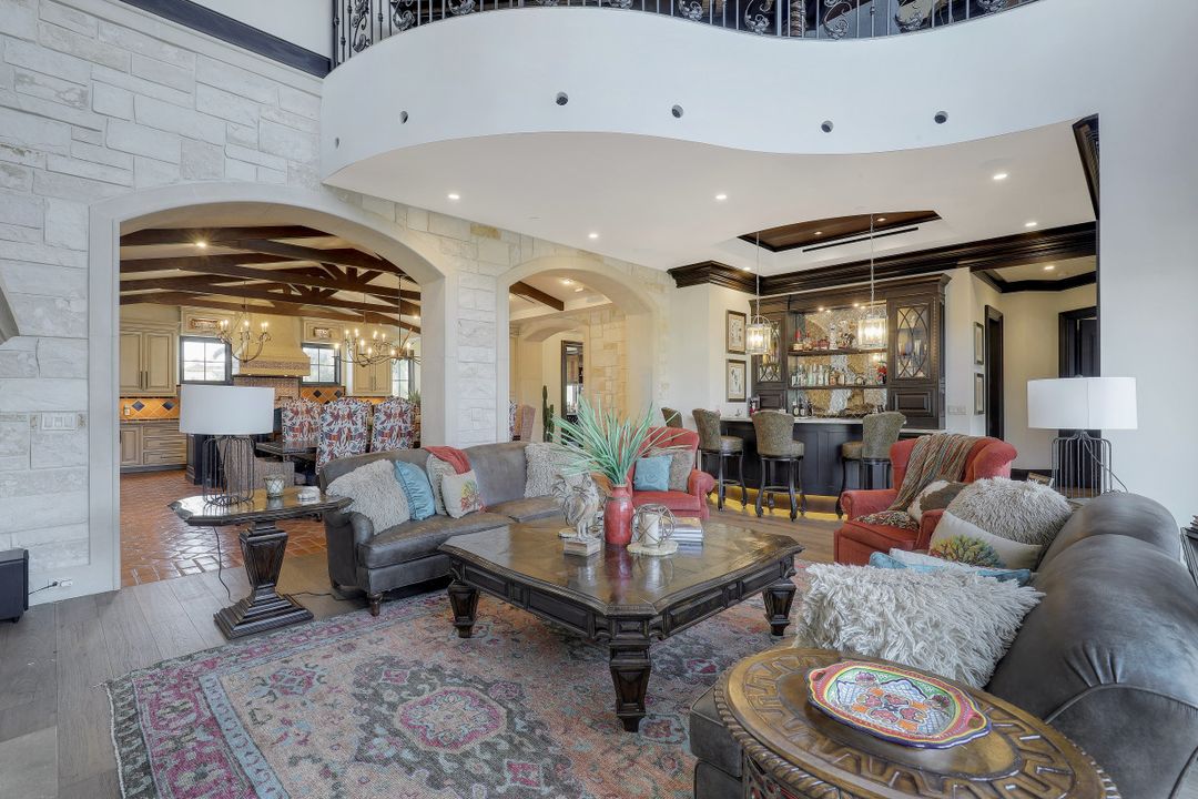 10080 Gulf Shore Dr, Naples, FL 34108