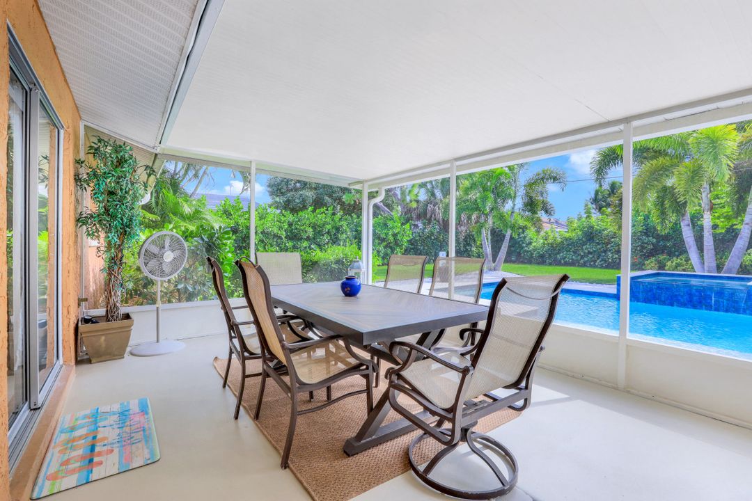 580 105th Ave N, Naples, FL 34108