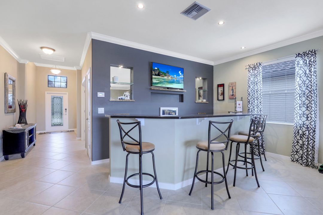 3618 Treasure Cove Cir, Naples, FL 34114