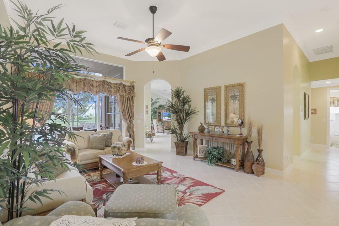 1818 Senegal Date Dr, Naples, FL 34119