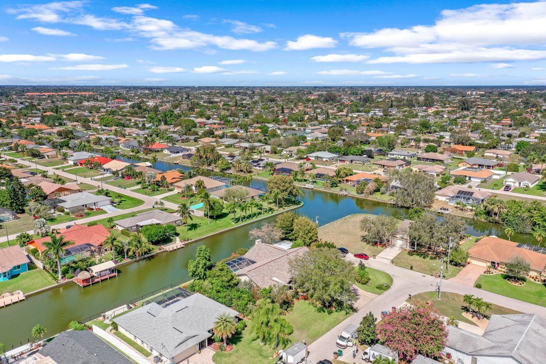 204 SE 20th Pl, Cape Coral, FL 33990