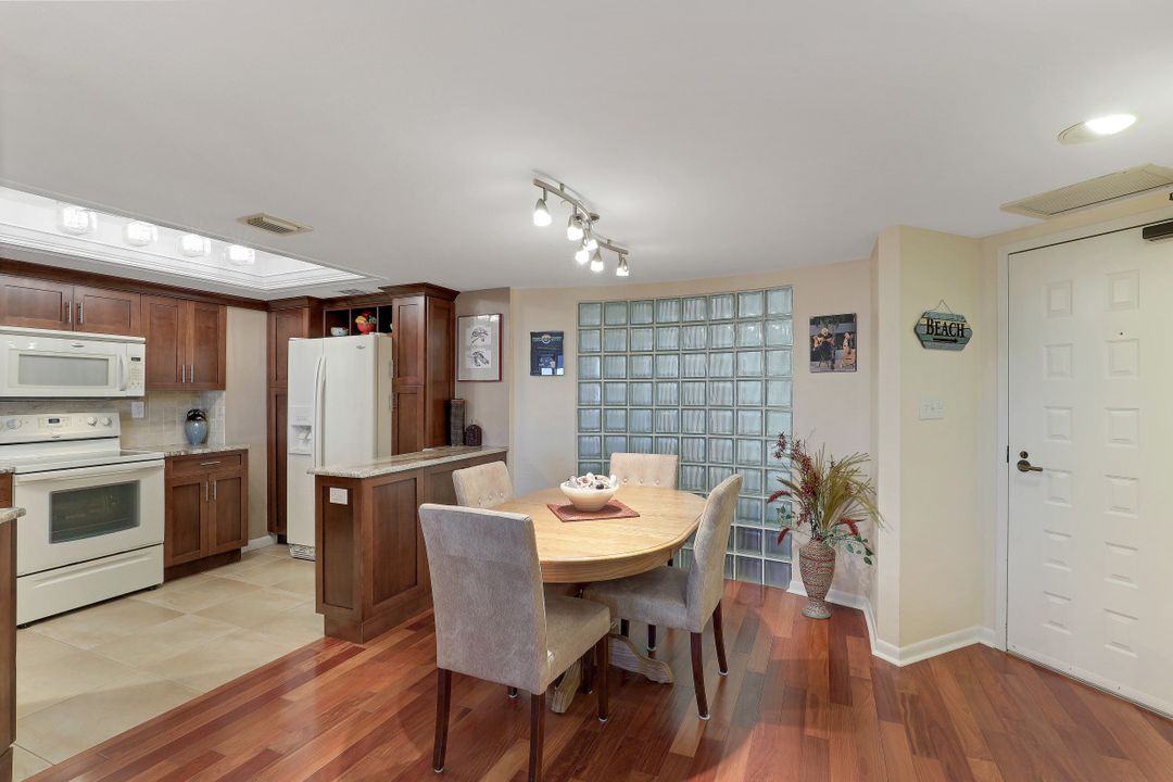 4751 Gulf Shore Blvd N #804, Naples, FL 34103