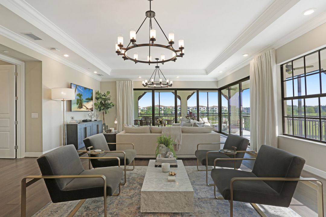 16379 Viansa Way, Naples, FL 34110