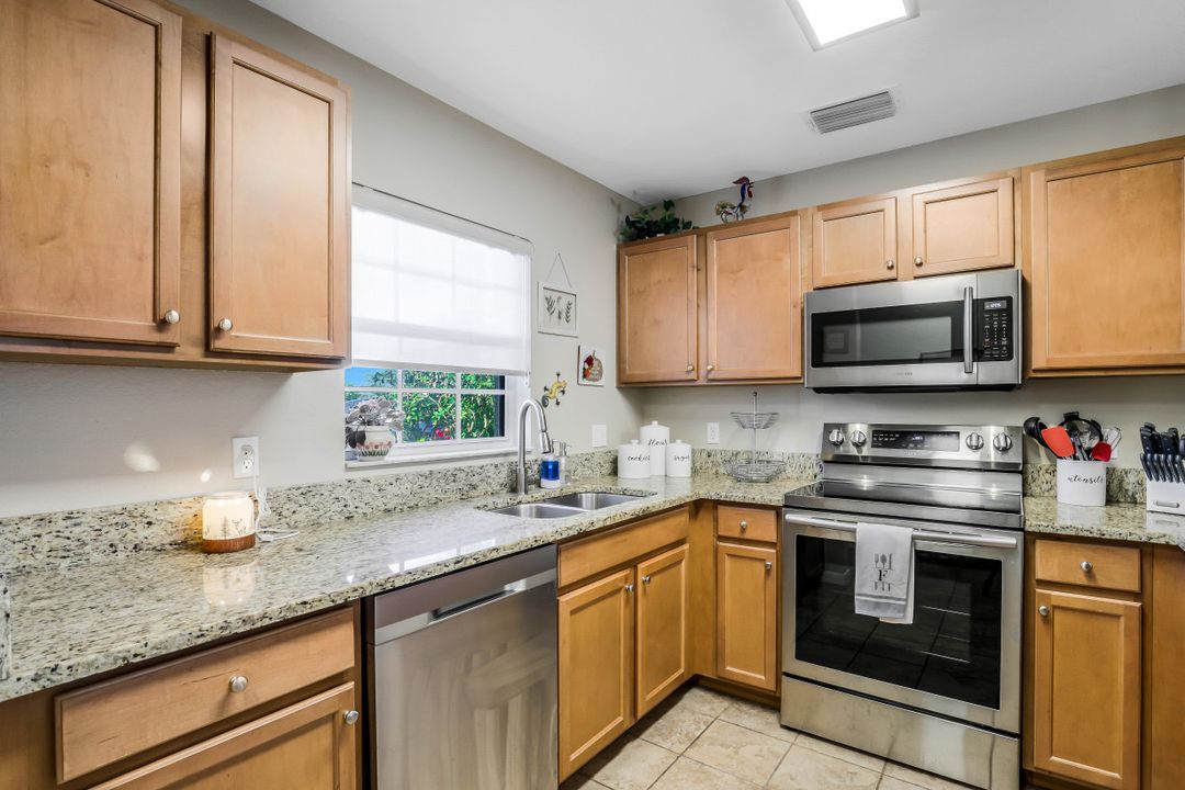 9063 Gervais Cir #1207, Naples, FL 34120