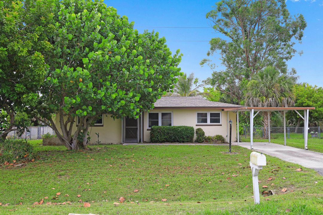 6665 E Tropicana Dr, Fort Myers, FL 33919