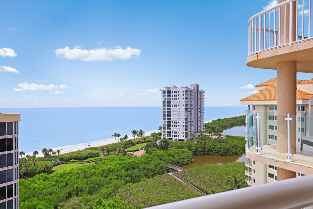 40 Seagate Dr #1101, Naples, FL 34103