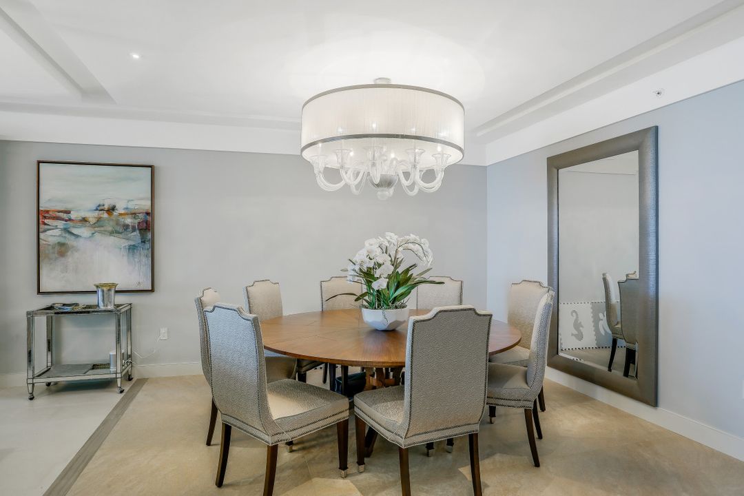 11125 Gulf Shore Dr #701, Naples, FL 34108