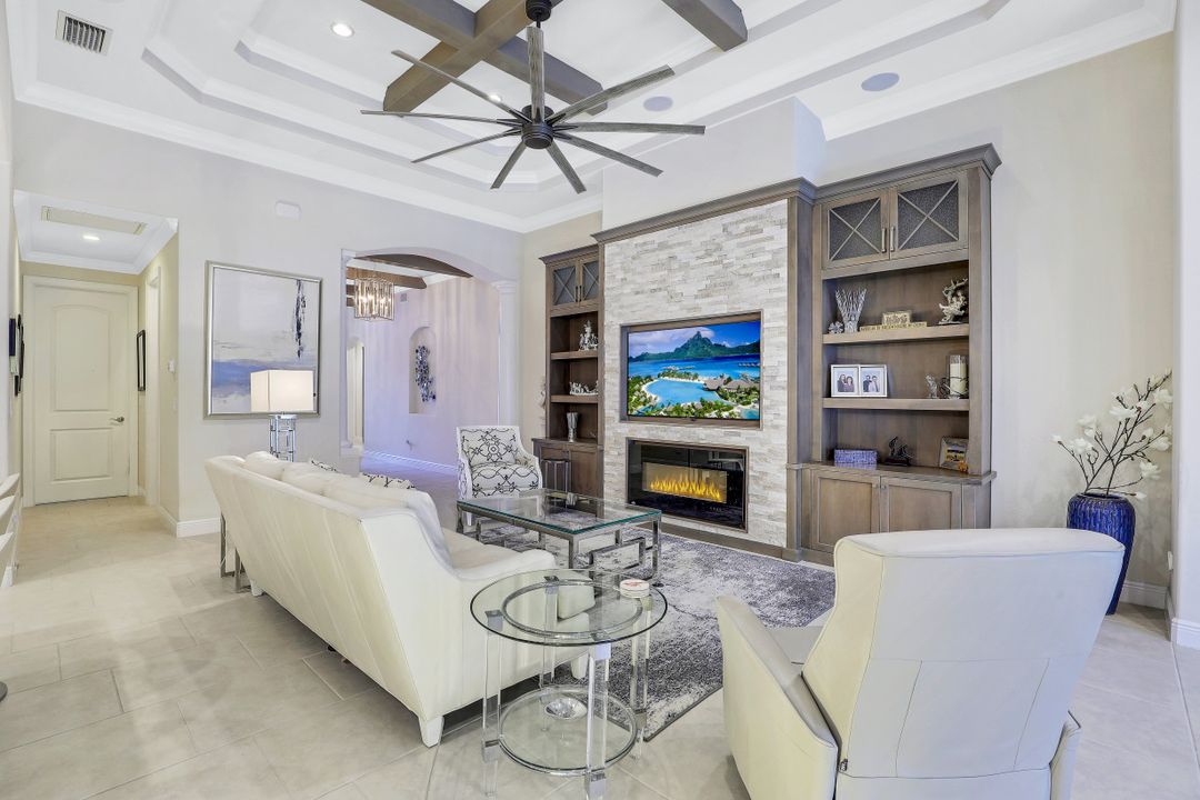 10102 Palazzo Dr, Naples, FL 34119