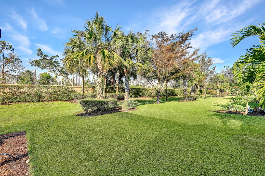 16341 Camden Lakes Cir, Naples, FL 34110