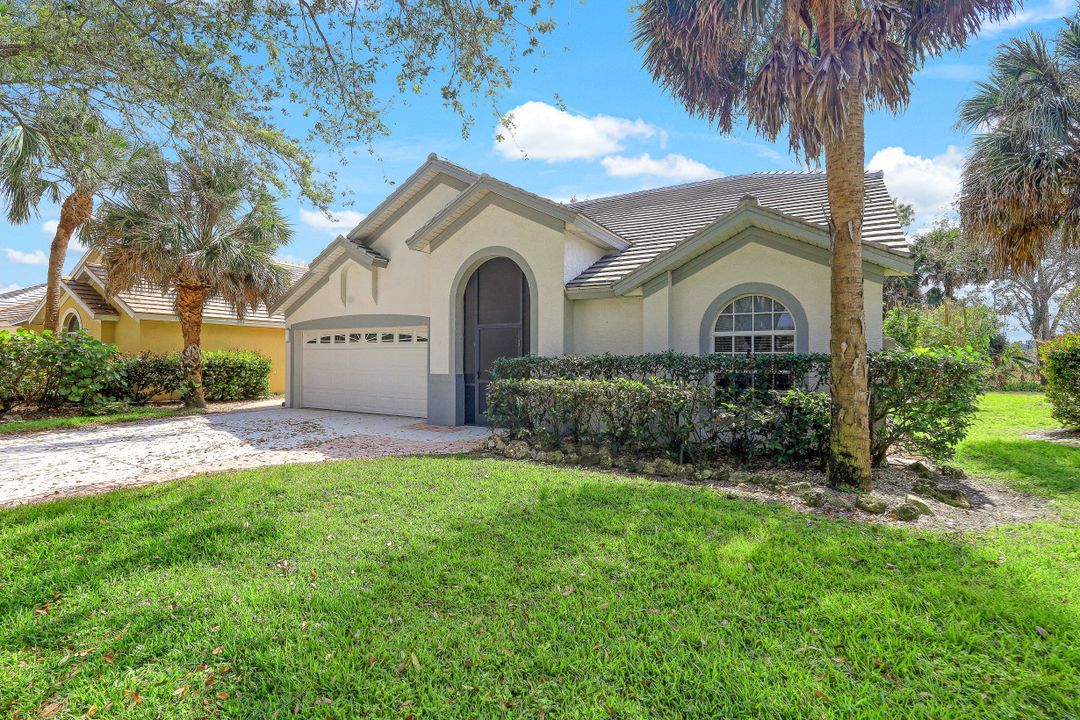 6485 Autumn Woods Blvd, Naples, FL 34109