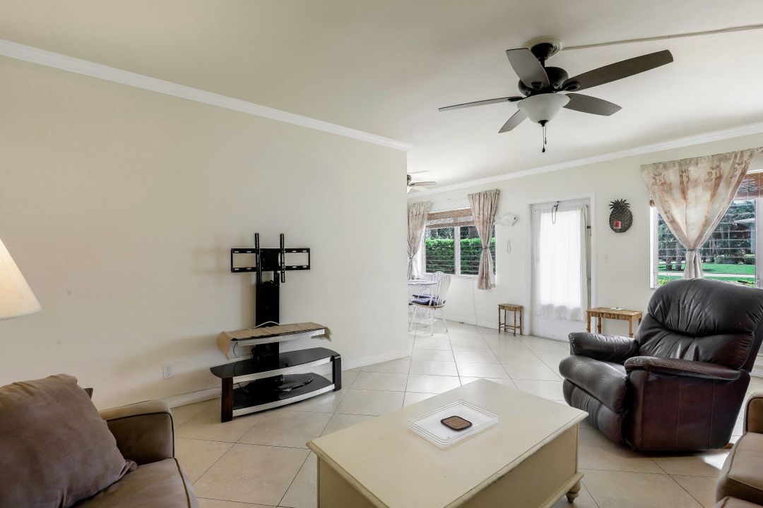 473 12th Ave S #B-9, Naples, FL 34102