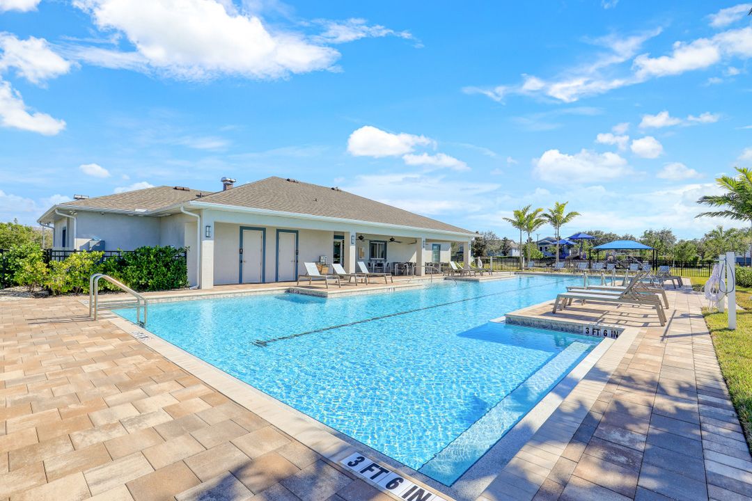 15359 Wildflower Cir, Naples, FL 34119