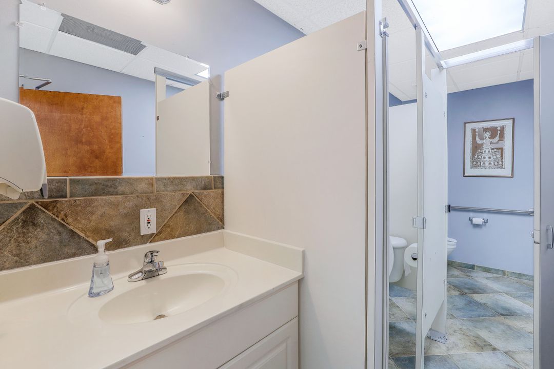 5430 Jaeger Rd, Naples, FL 34109