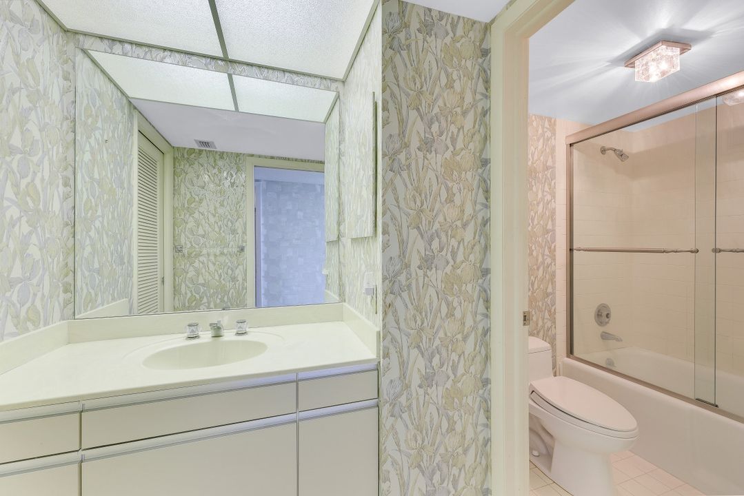 4401 Gulf Shore Blvd N #601, Naples, FL 34103