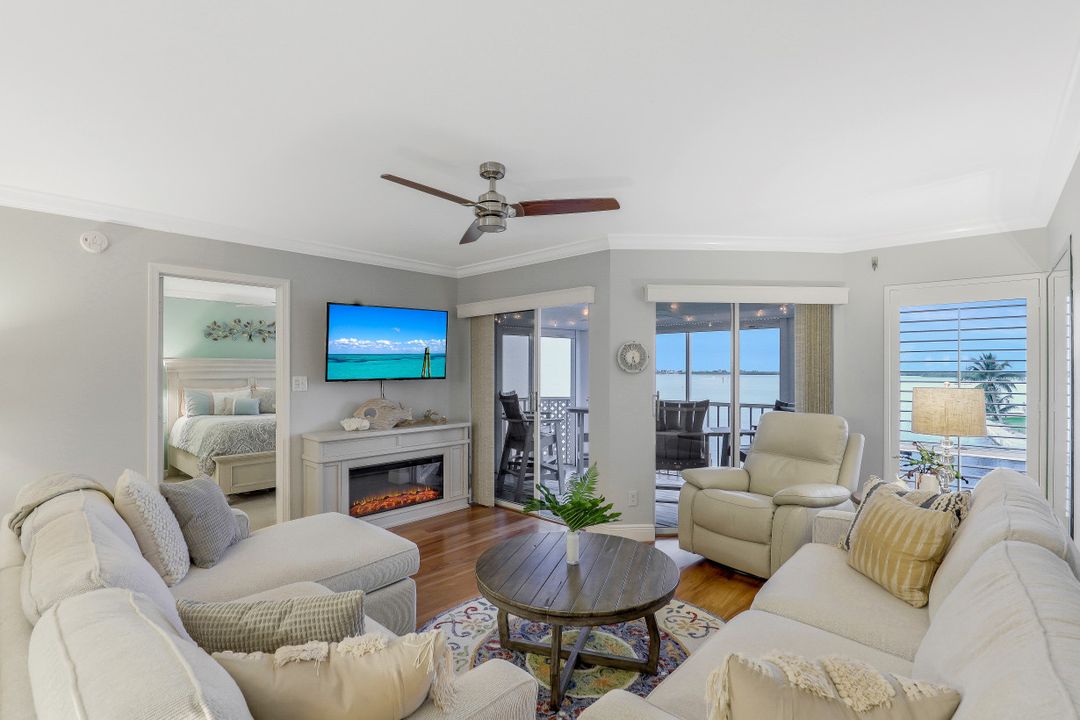 991 N Barfield Dr #206, Marco Island, FL 34145