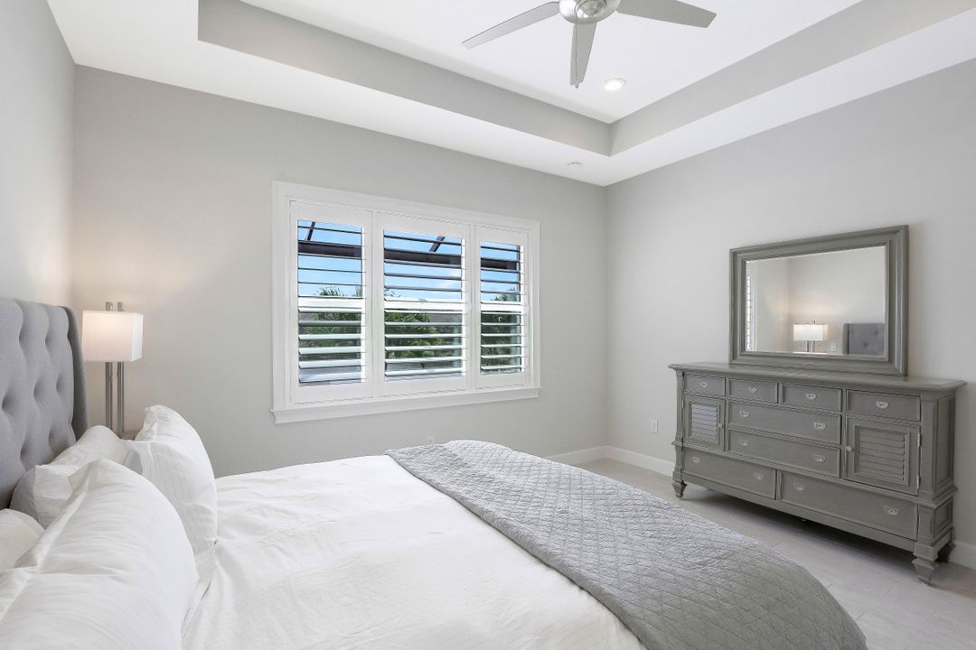 7075 Dominica Dr, Naples, FL 34113