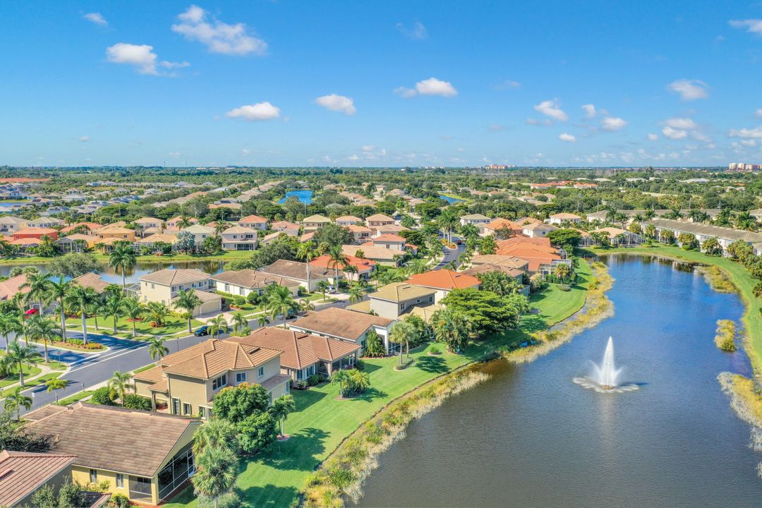 9290 Paseo De Valencia St, Fort Myers, FL 33908