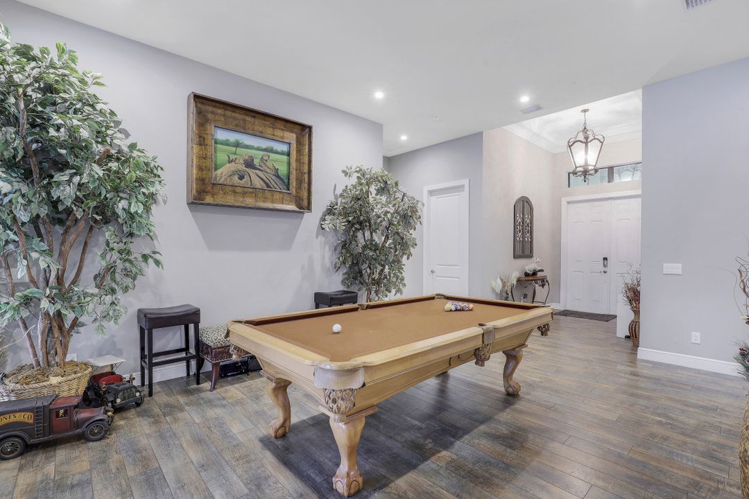 6700 Sable Ridge Ln, Naples, FL 34109