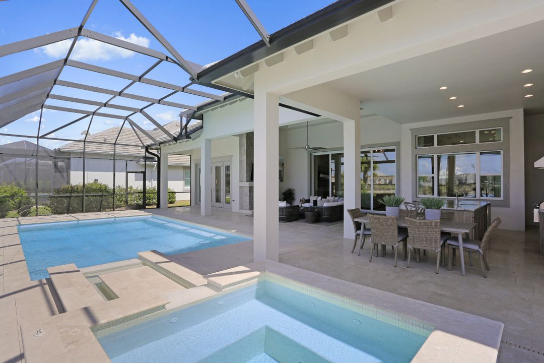 6035 Plana Cays Dr, Naples, FL 34113