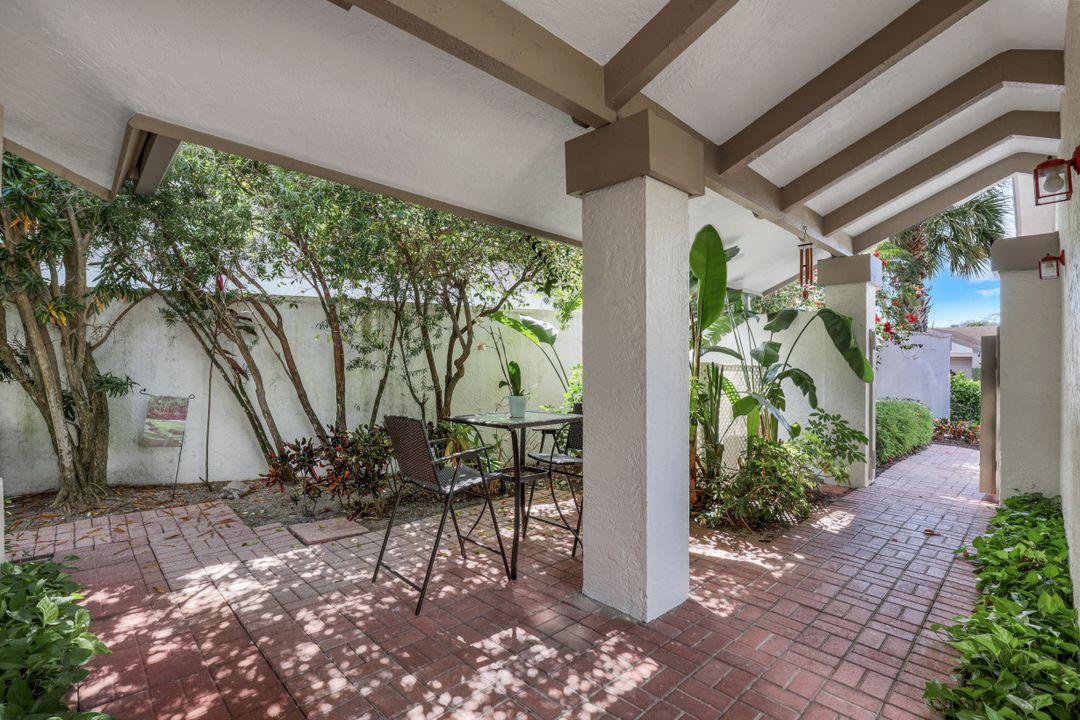 13244 Wedgefield Dr, Naples, FL 34110