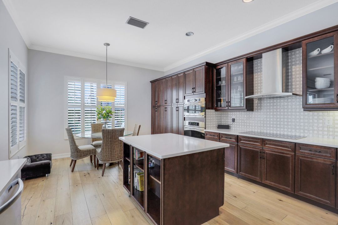 6558 Monterey Point, Naples, FL 34105