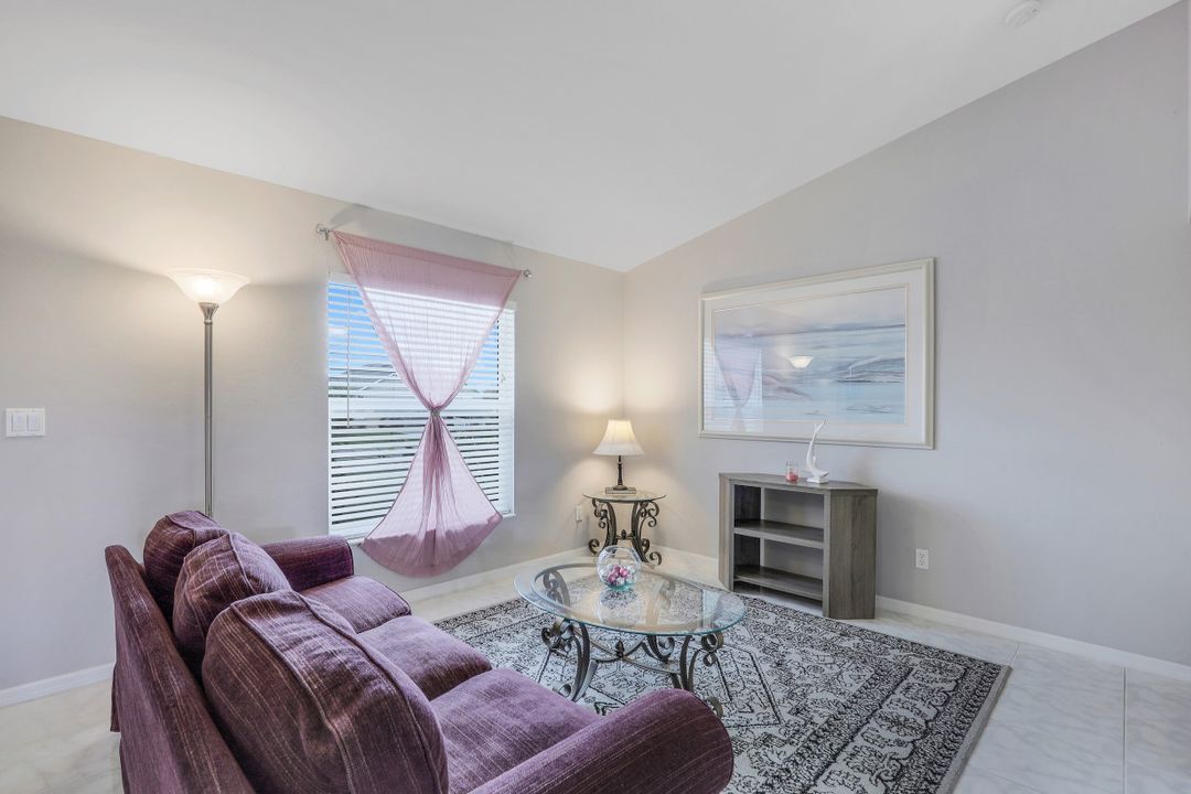 326 SW 19th Ln, Cape Coral, FL 33991