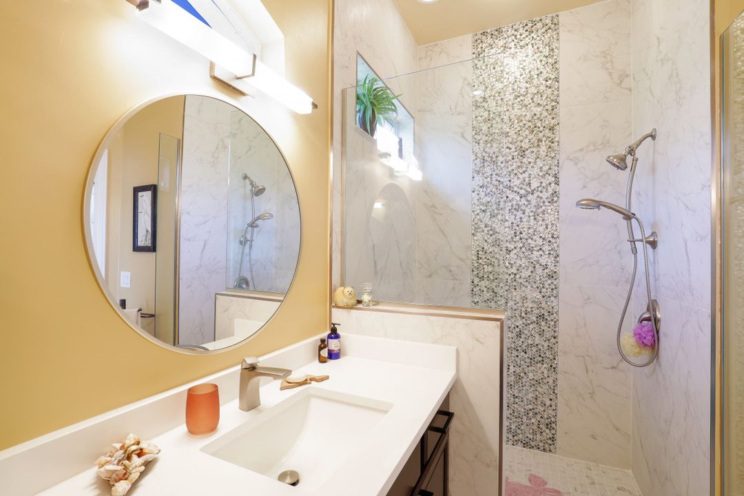 8586 Gleneagle Way, Naples, FL 34120