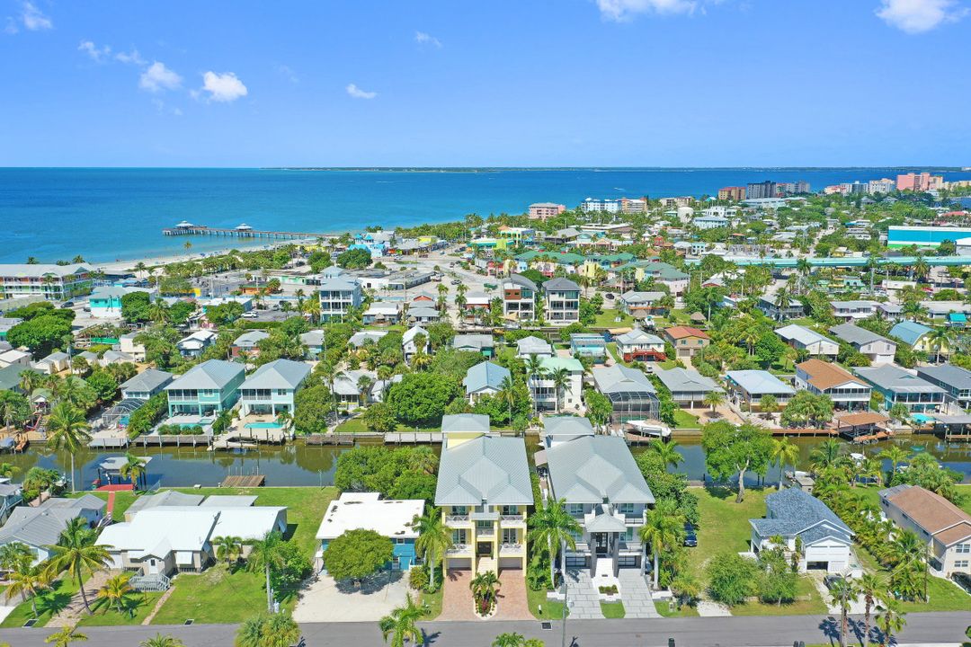 215 Palermo Cir, Fort Myers Beach, FL 33931