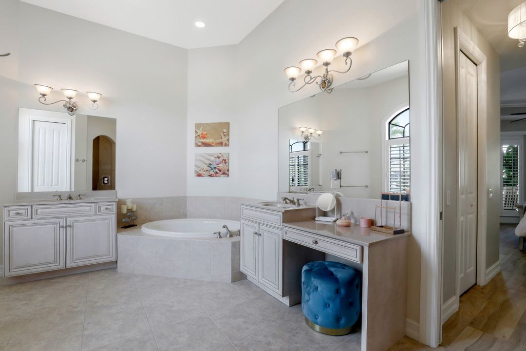 2227 SW 54th Ln, Cape Coral, FL 33914