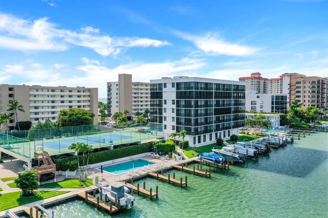 10482 Gulf Shore Dr #231, Naples, FL 34108