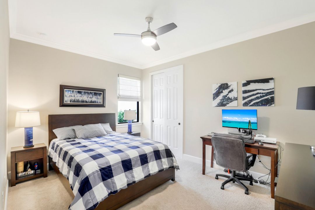 9374 Greyhawk Trl, Naples, FL 34120