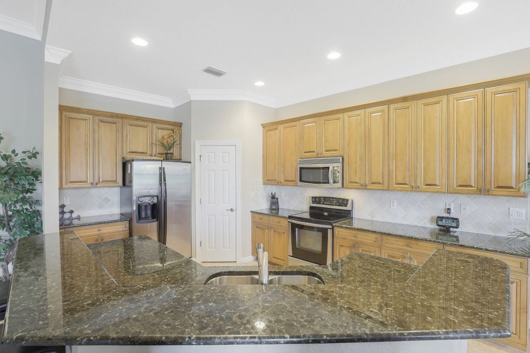 9167 Shale Ct, Naples, FL 34120