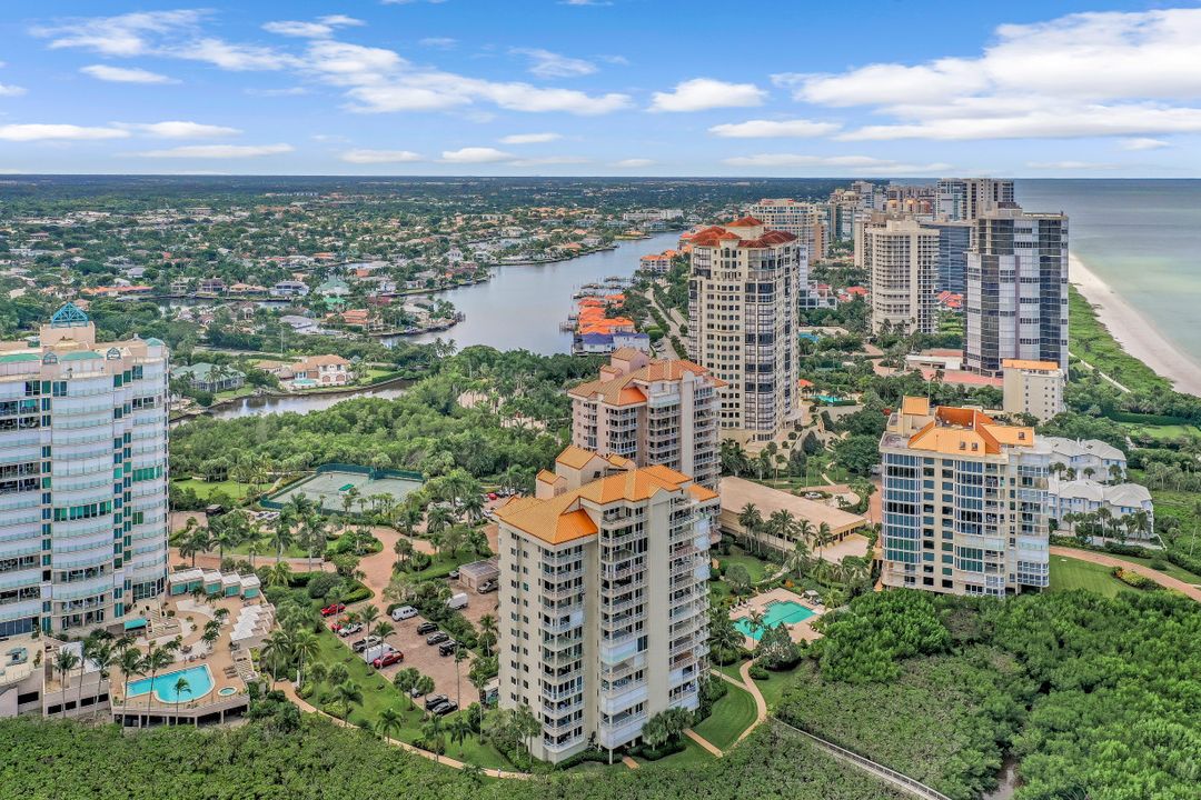 50 Seagate Dr #104, Naples, FL 34103