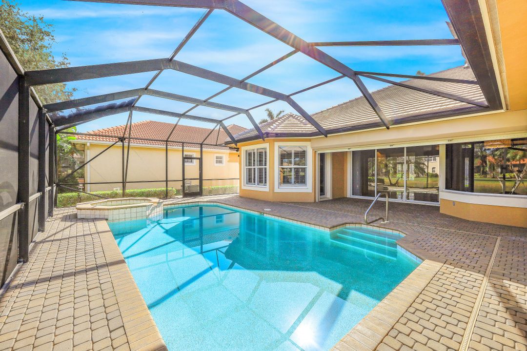 4899 Rustic Oaks Cir, Naples, FL 34105